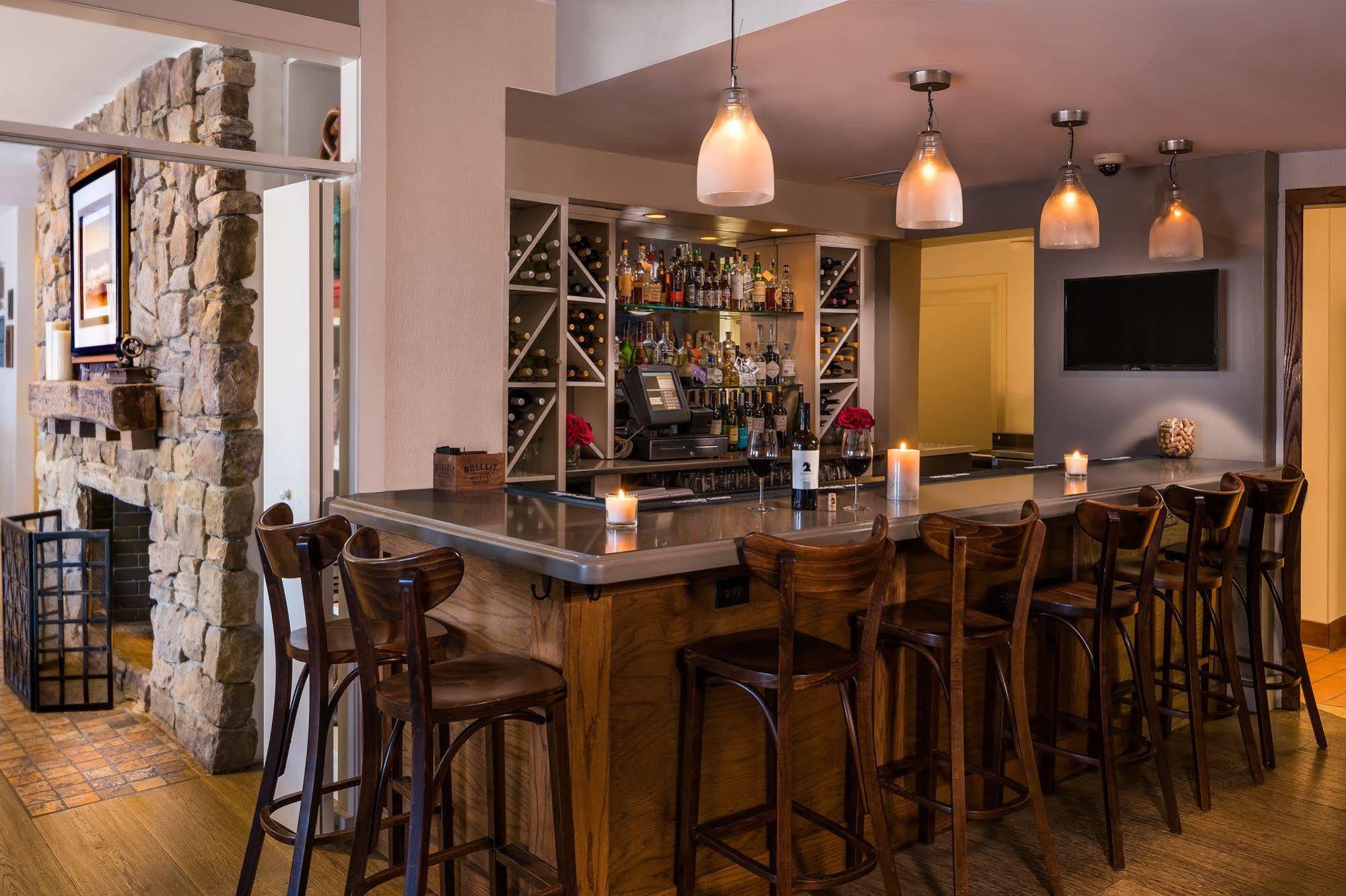 The Westport Inn, An Ascend Hotel Collection Member Exteriér fotografie