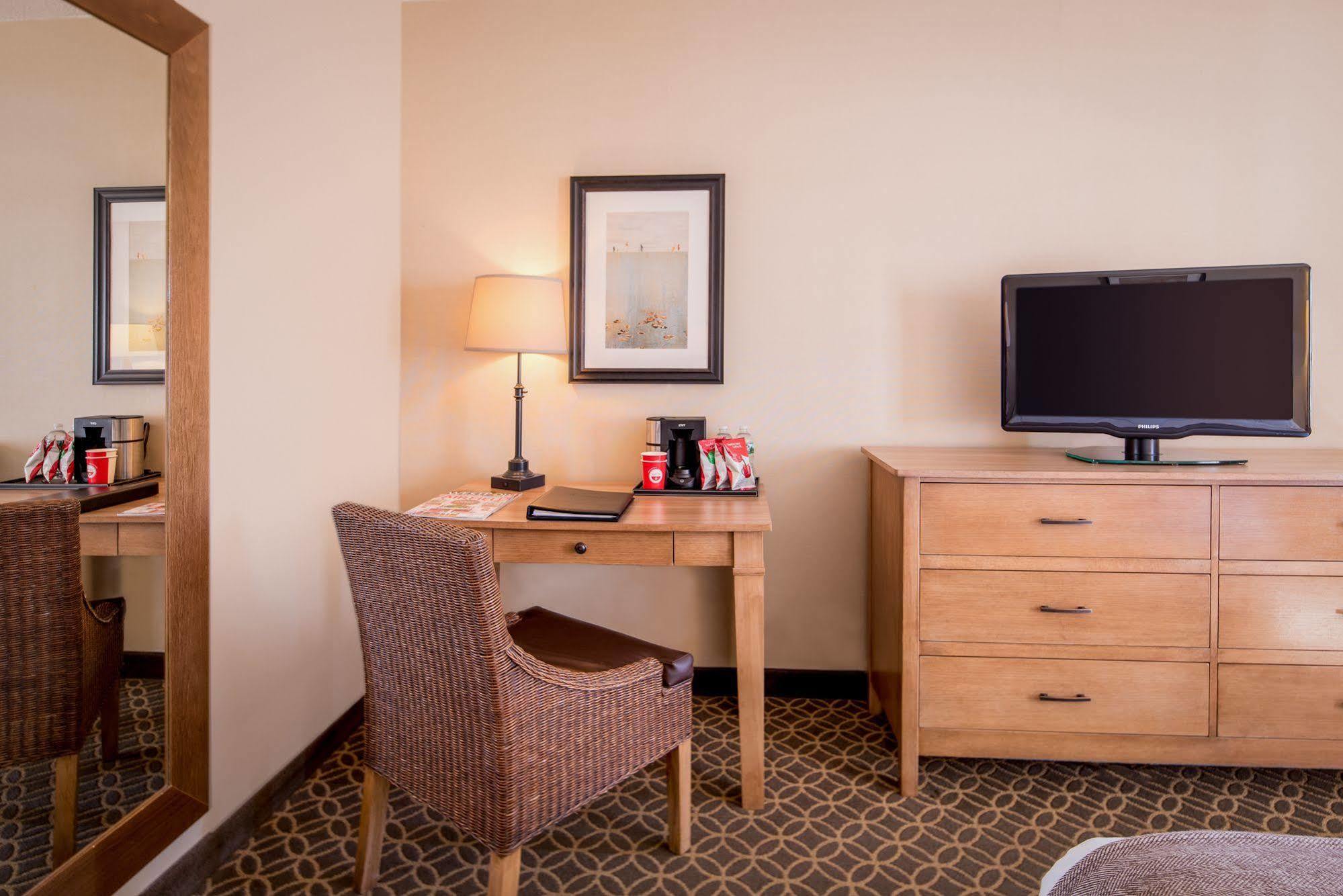 The Westport Inn, An Ascend Hotel Collection Member Exteriér fotografie